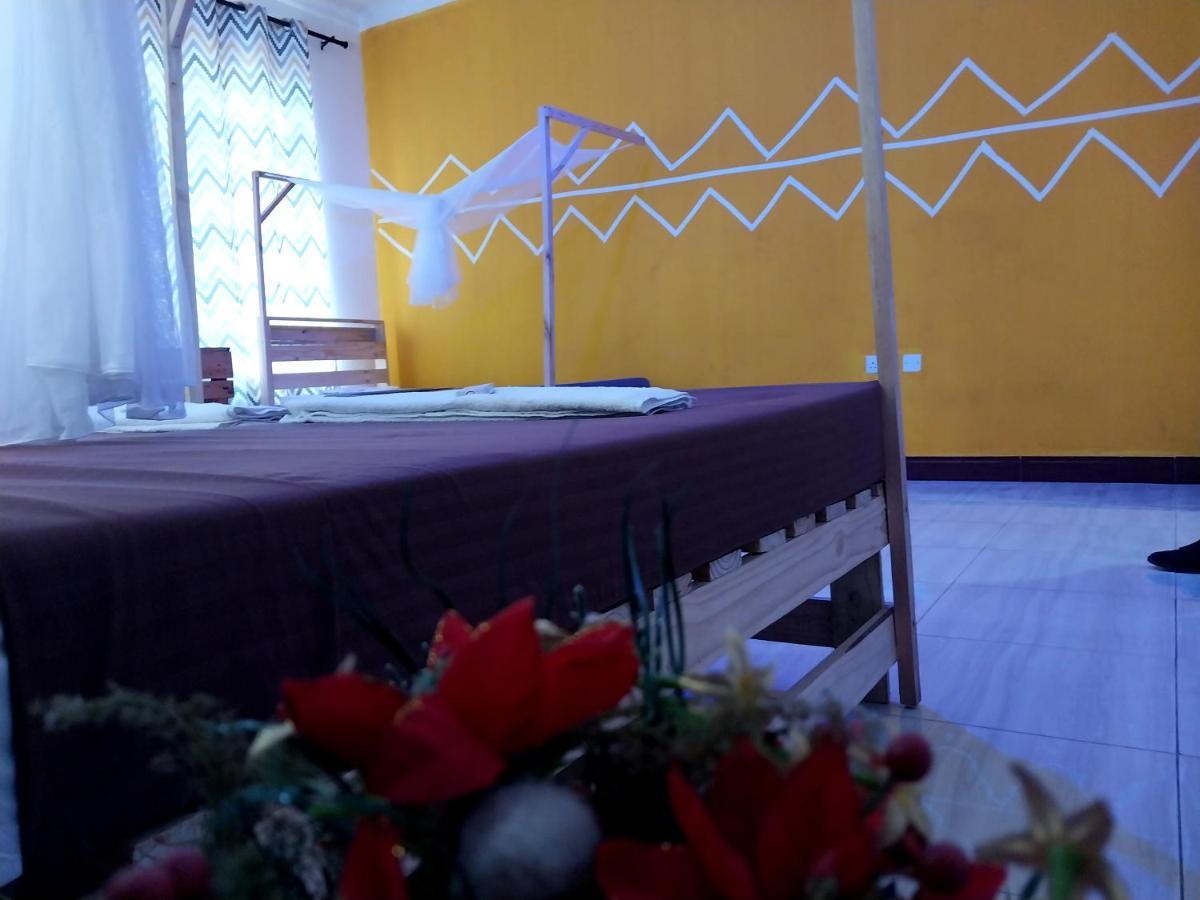 L&J Modern Backpackers Kigamboni Beach House Bed and Breakfast Dar es Salaam Buitenkant foto