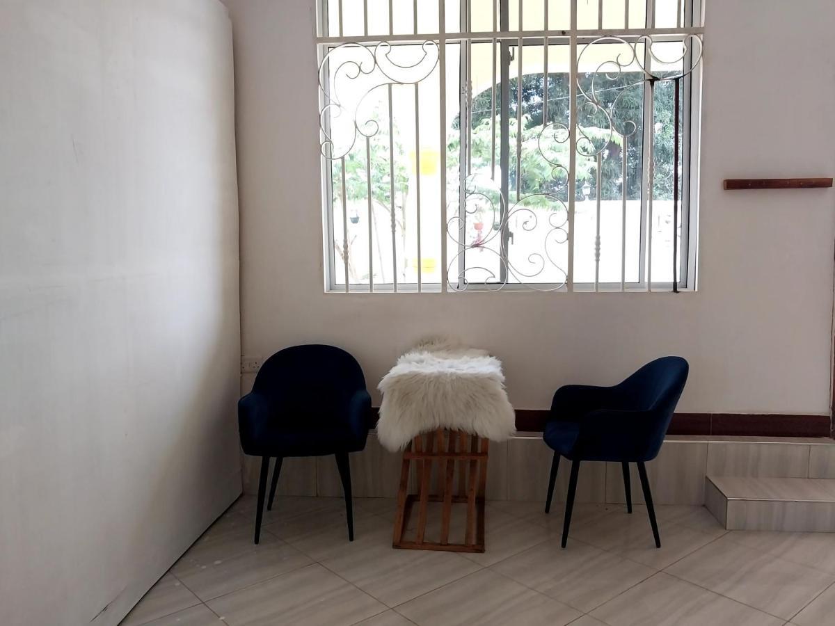 L&J Modern Backpackers Kigamboni Beach House Bed and Breakfast Dar es Salaam Buitenkant foto