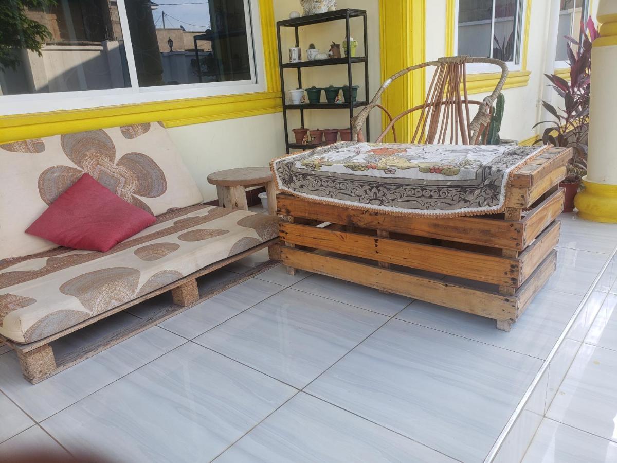 L&J Modern Backpackers Kigamboni Beach House Bed and Breakfast Dar es Salaam Buitenkant foto