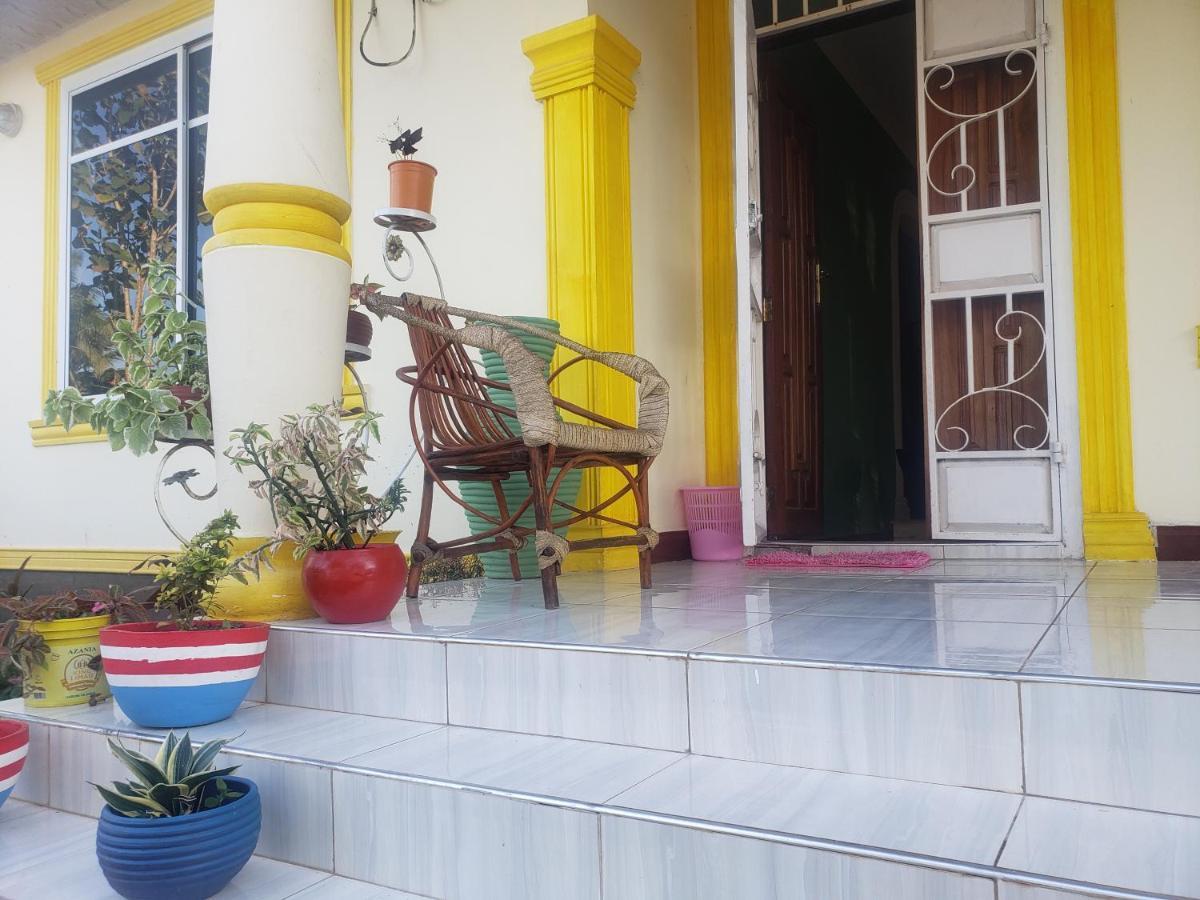 L&J Modern Backpackers Kigamboni Beach House Bed and Breakfast Dar es Salaam Buitenkant foto